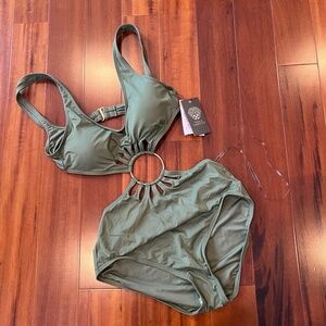 New NWT Vince Camuto Safari Olive Green Swimsuit Monokini Ring Detail Swim Sz‎ 8